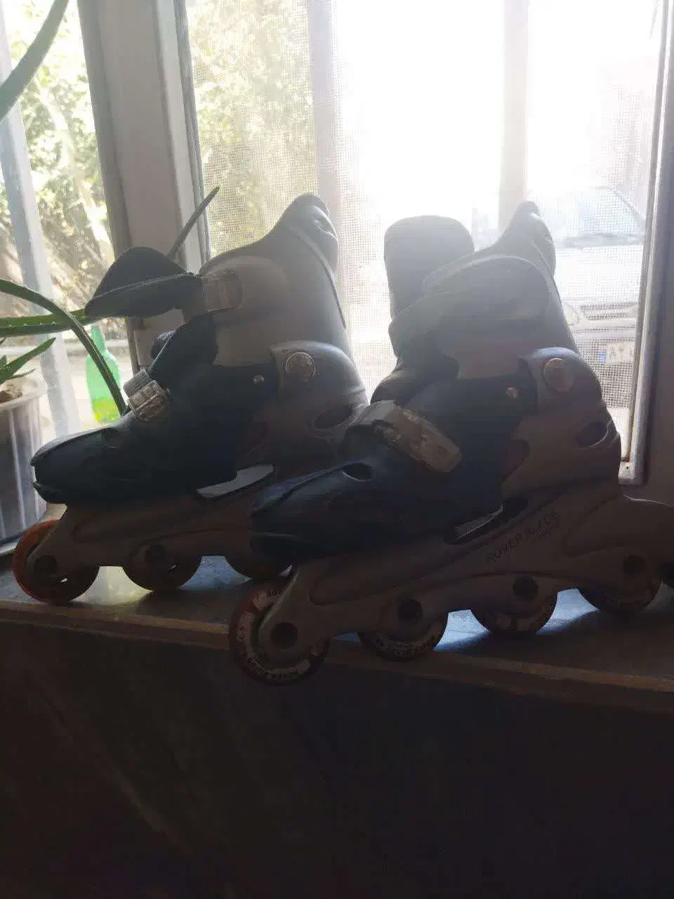 اسکیت roverblade همراه با کلاه|دوچرخه، اسکیت، اسکوتر|میانه, |دیوار