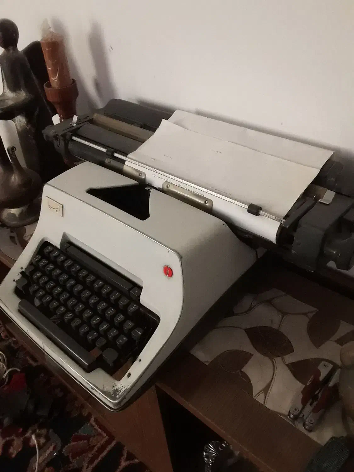 دستگاه تایپ قدیمی(آلمانی)|کلکسیون اشیاء عتیقه|کرمانشاه, |دیوار