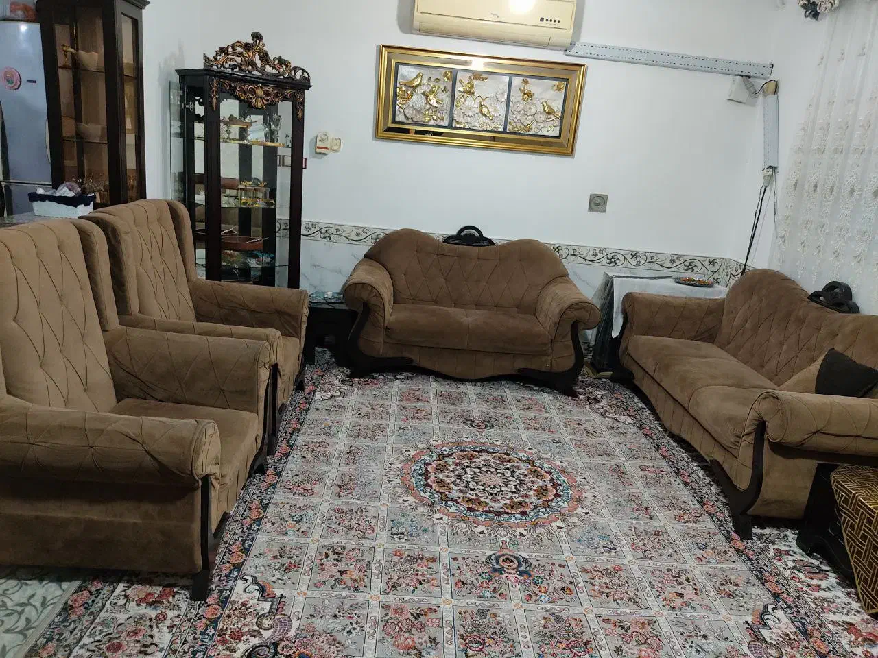 مبل ۹ نفره دست دوم همراه با میز عسلی|مبلمان خانگی و میز عسلی|گنبد کاووس, |دیوار