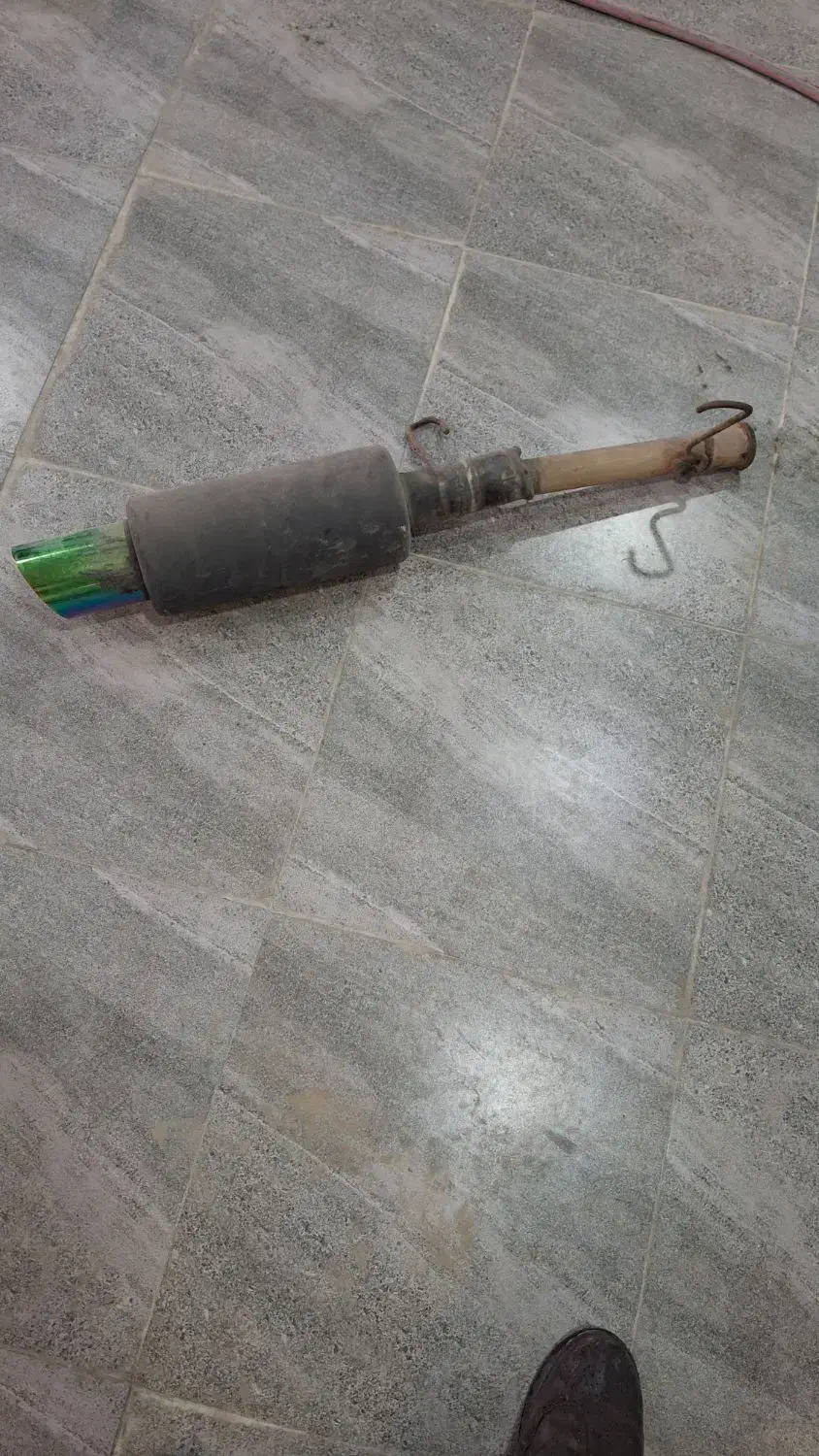 یکعدد اگزوز 713 فقط 3 ما رو ماشین بوده قیمت توافقی|قطعات یدکی و لوازم جانبی|خرم‌آباد, |دیوار