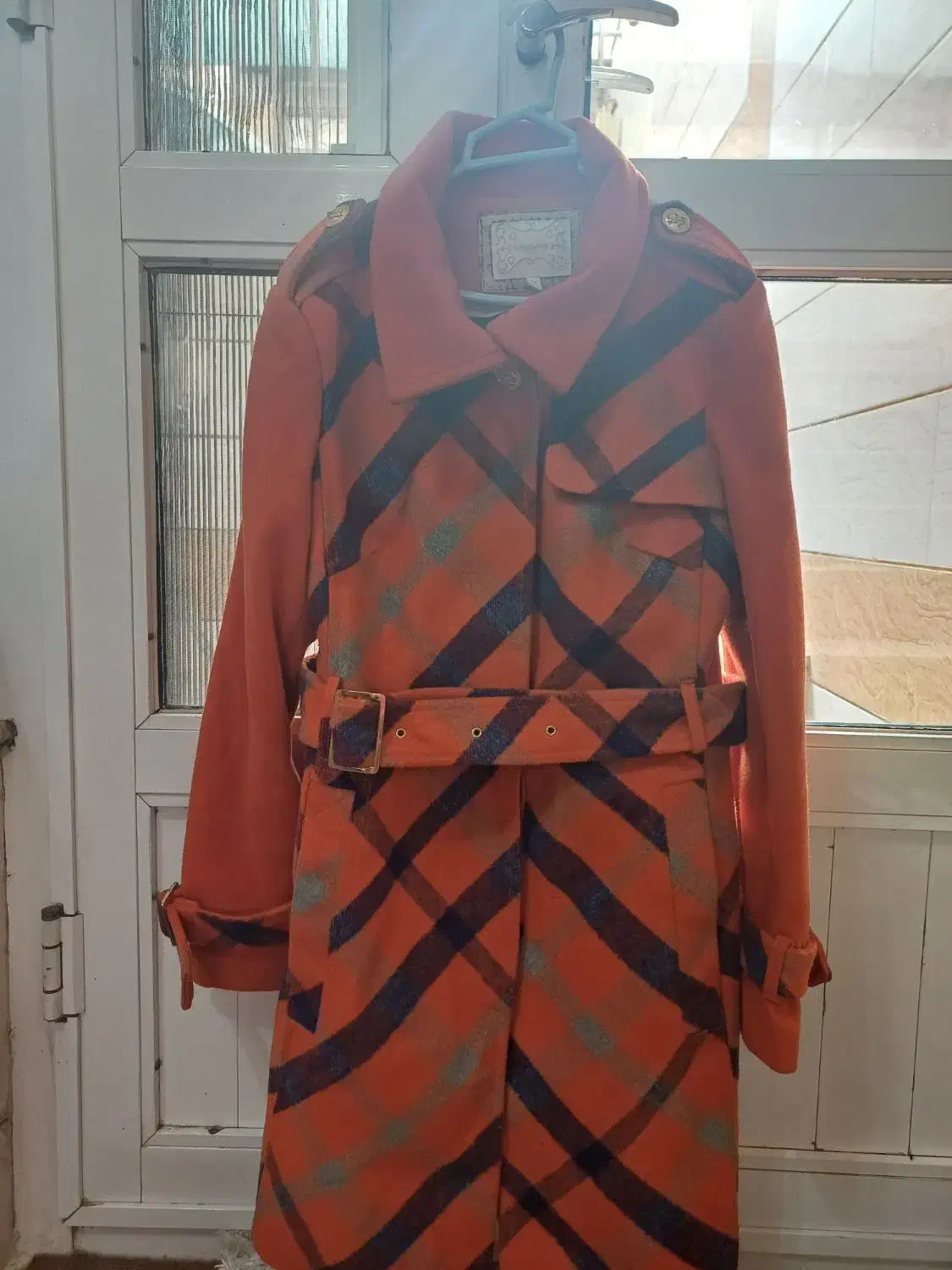 پالتو|لباس|نجف‌آباد, جامی|دیوار