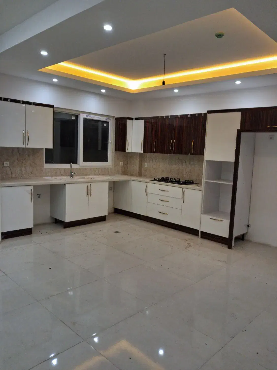 ۲۰۰متر سالن بزرگ دو جهت نورگیر *طبقه ۵ *دهخدا|فروش آپارتمان|نوشهر, |دیوار