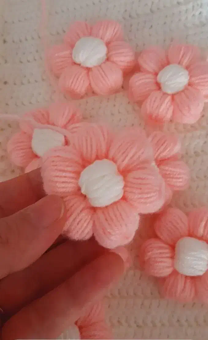 گل تزیینی گل بافتنی گل دستباف|صنایع دستی و سایر لوازم تزئینی|رشت, توشیبا|دیوار