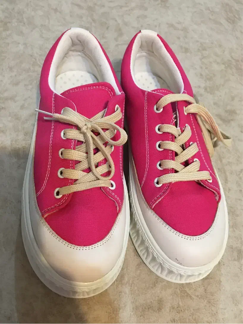 کتونی شیک جنس خوب|کیف، کفش، کمربند|رشت, گلسار|دیوار