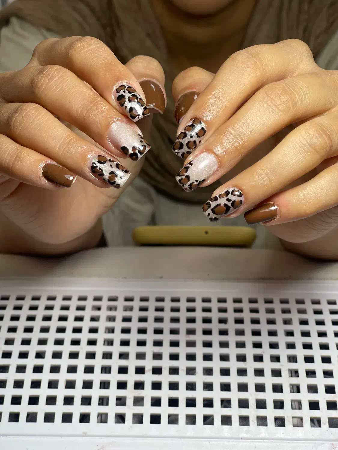 خدمات تخصصی ناخن با تخفیف ویژ با رنگای ترند پاییزی|خدمات آرایشگری و زیبایی|کیش, |دیوار