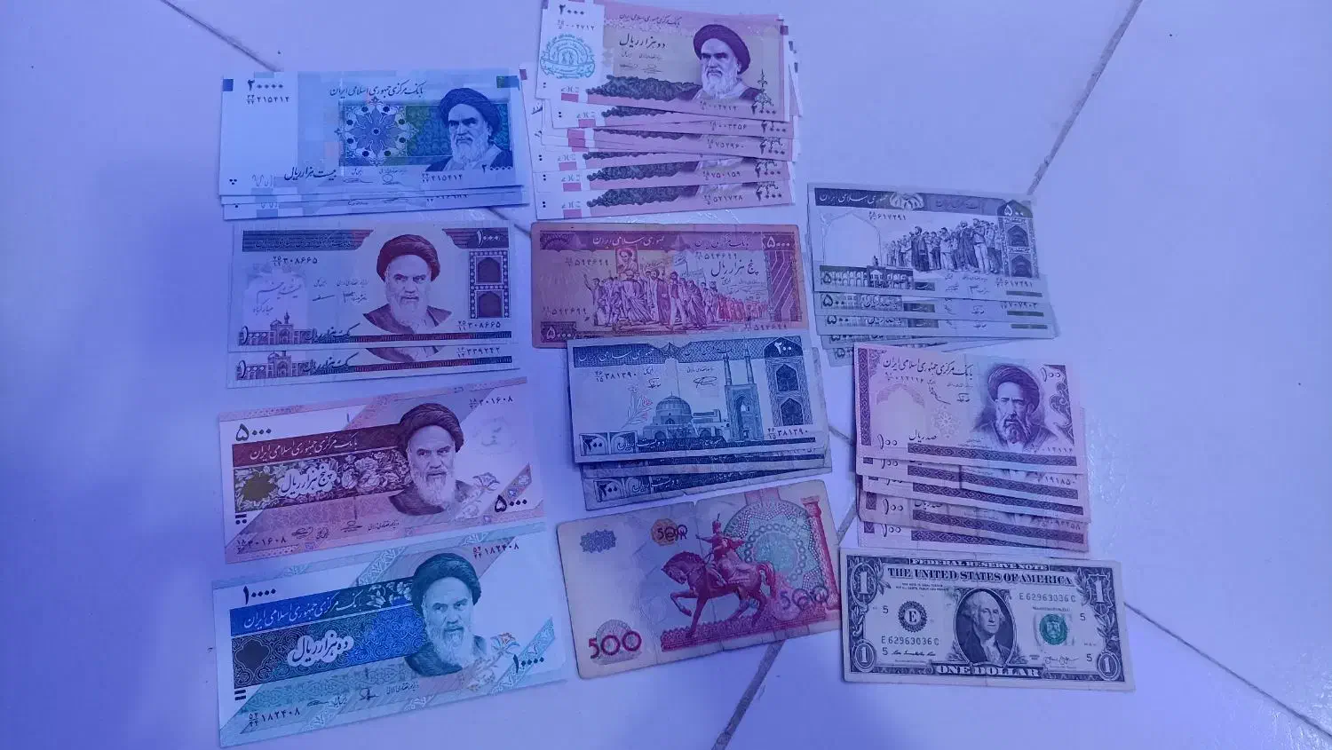 گوشی نوکیا ساده اصلی سکه و اسکناس کلکسیونی|موبایل|مشهد, خواجه ربیع|دیوار