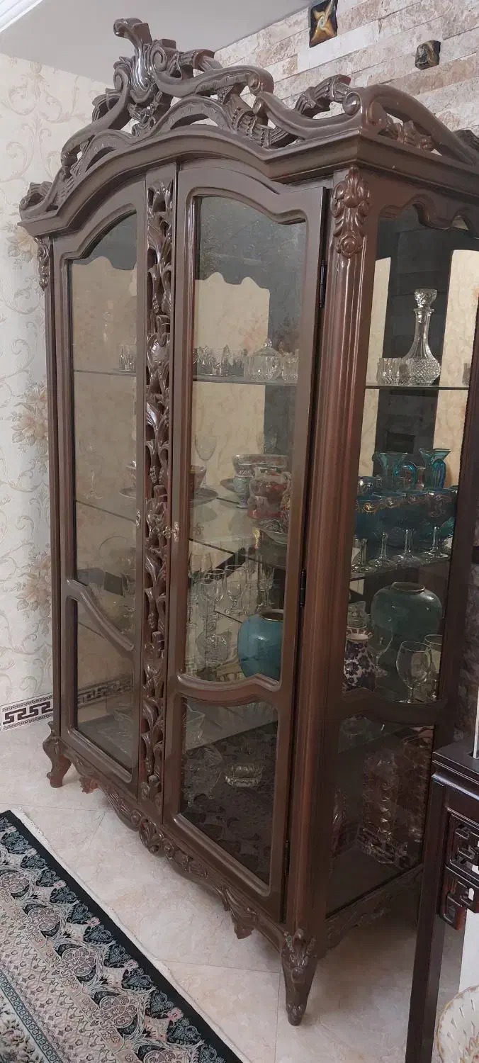 نو کاملا سالم|بوفه، ویترین، کنسول|پردیس, فاز ۲|دیوار