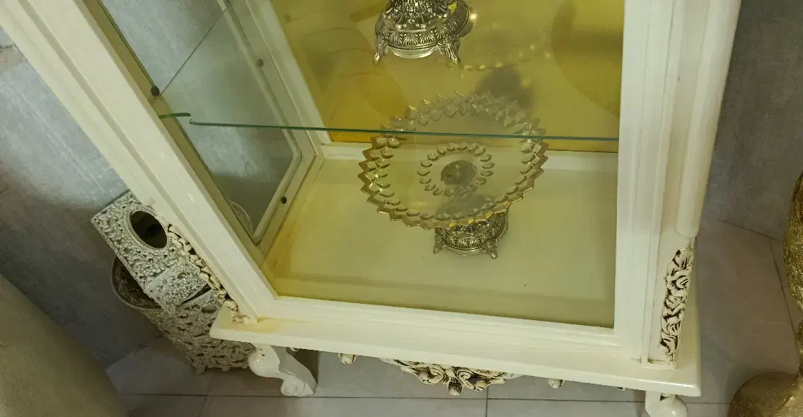 بوفه ویترین چوبی کرم شیک در حد نو|بوفه، ویترین، کنسول|مشهد, مهدی آباد|دیوار