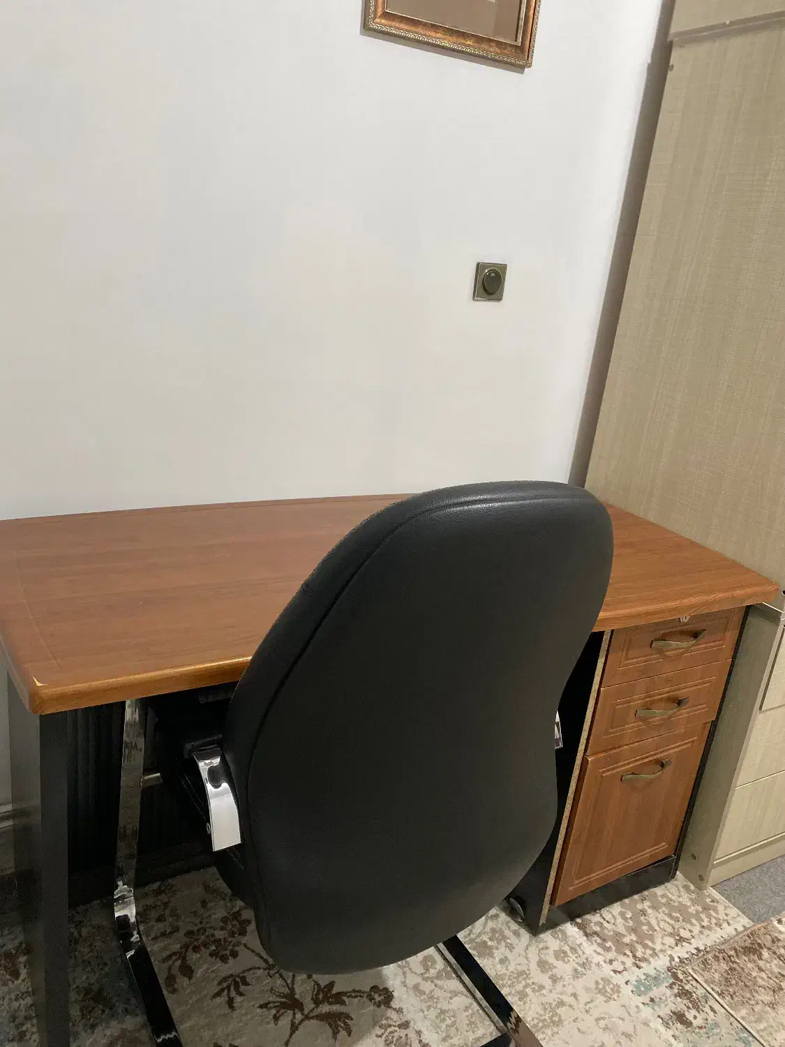 میز مطالعه|میز تحریر و کامپیوتر|اندیشه, اندیشه فاز ۴|دیوار