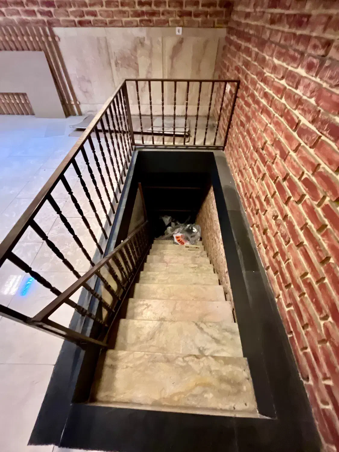 مغازه در بهترین نقطه گلشهر همراه (بالکن و محوطه)|اجارهٔ مغازه و غرفه|گرگان, |دیوار