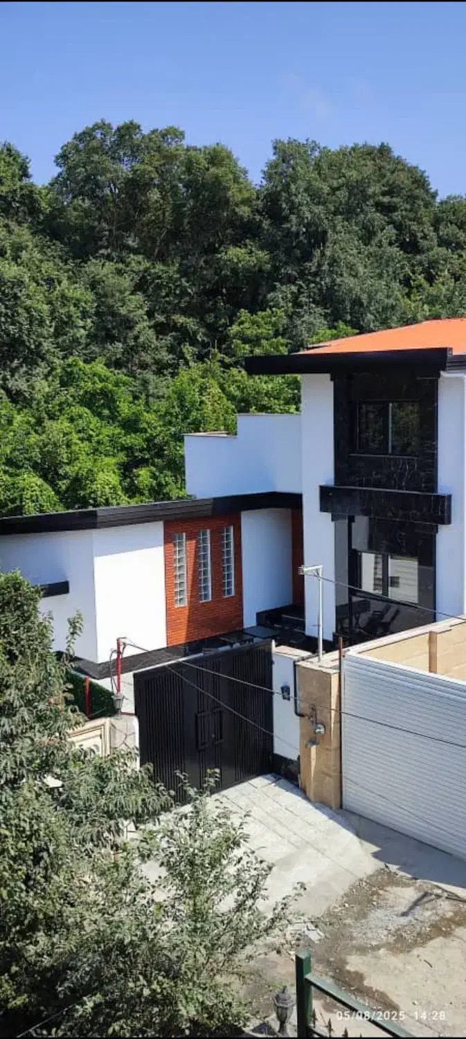 ویلا استخردار نوساز چسبیده به جنگل واقعی (اکسیژن)|اجارهٔ کوتاهمدت ویلا و باغ|نور, |دیوار