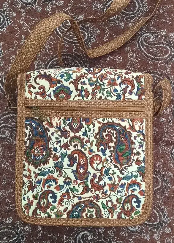 کوله پشتی مدرسه وکیف طرح سنتی|کیف، کفش، کمربند|شیراز, رکن‌آباد|دیوار