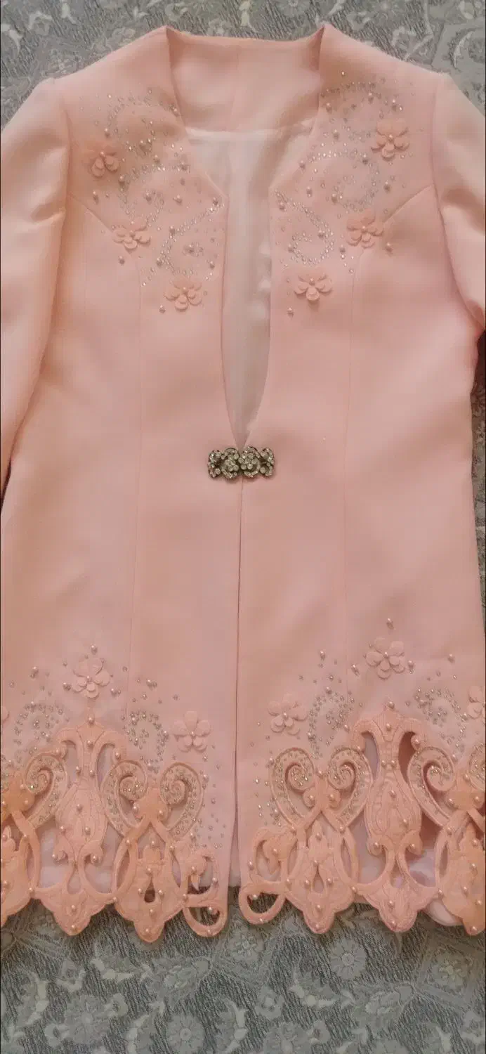 کت مجلسی|لباس|شاهین‌شهر, خانه کارگر|دیوار