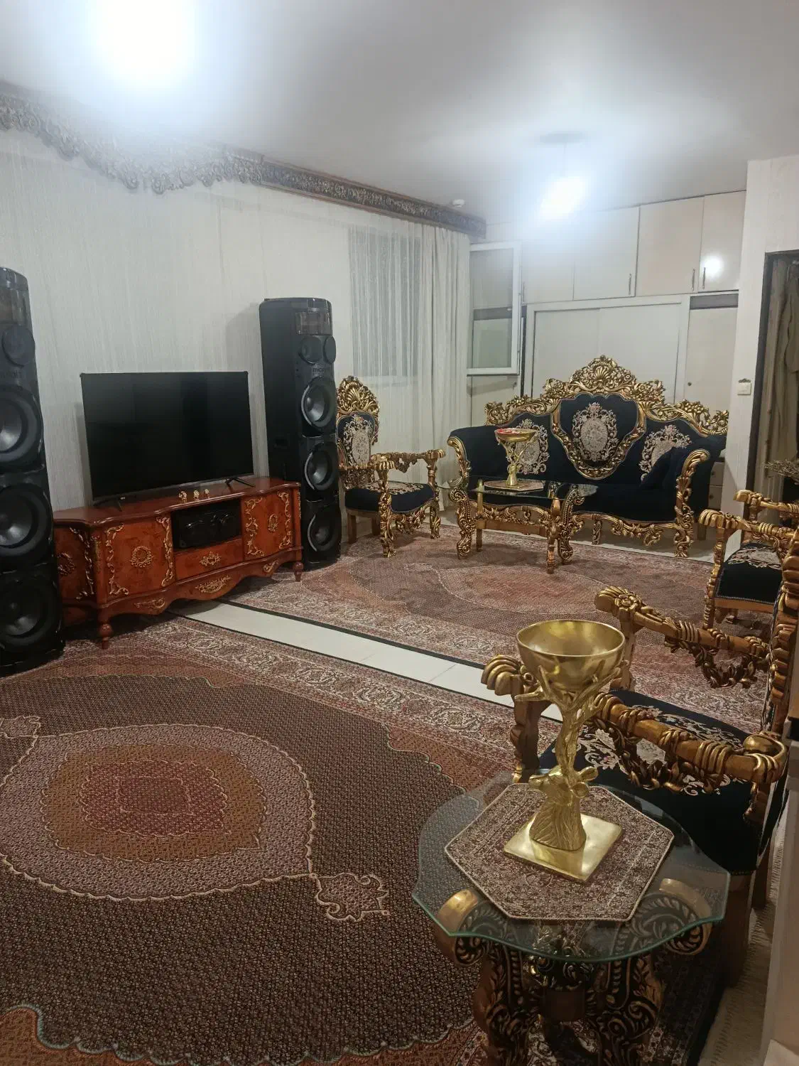 مبل سلطنتی مدل دسته شیری چوبی|مبلمان خانگی و میز عسلی|سهند, |دیوار