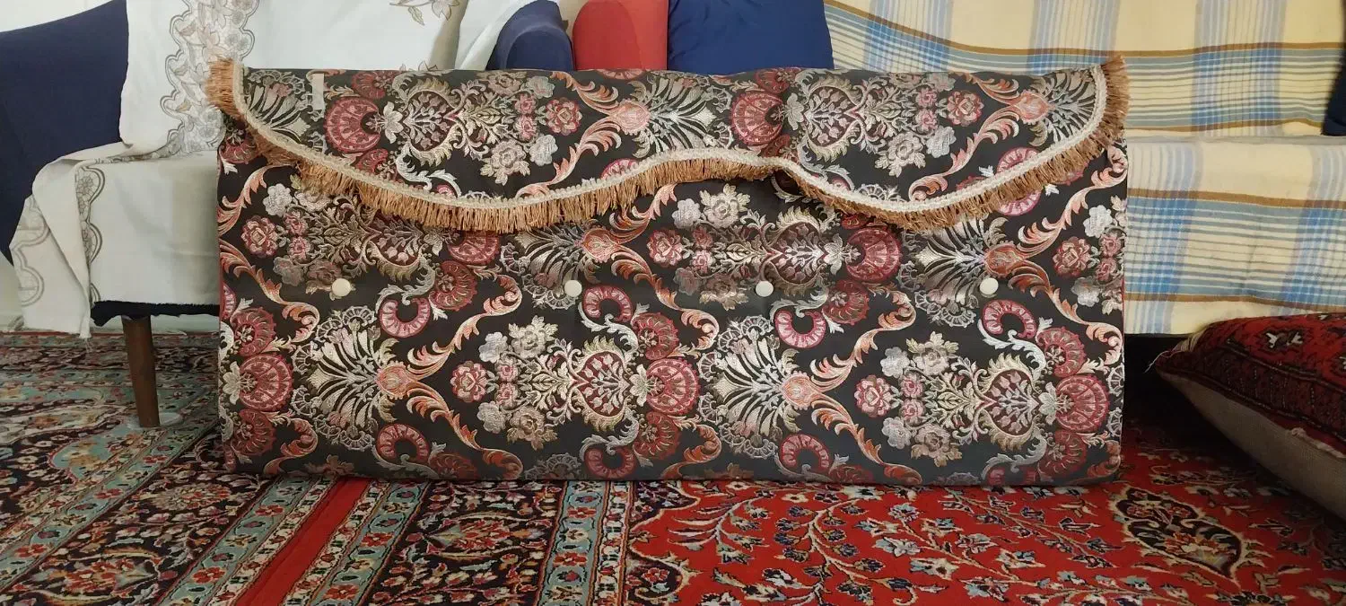 پشتی مخطع|پشتی|اصفهان, سودان|دیوار