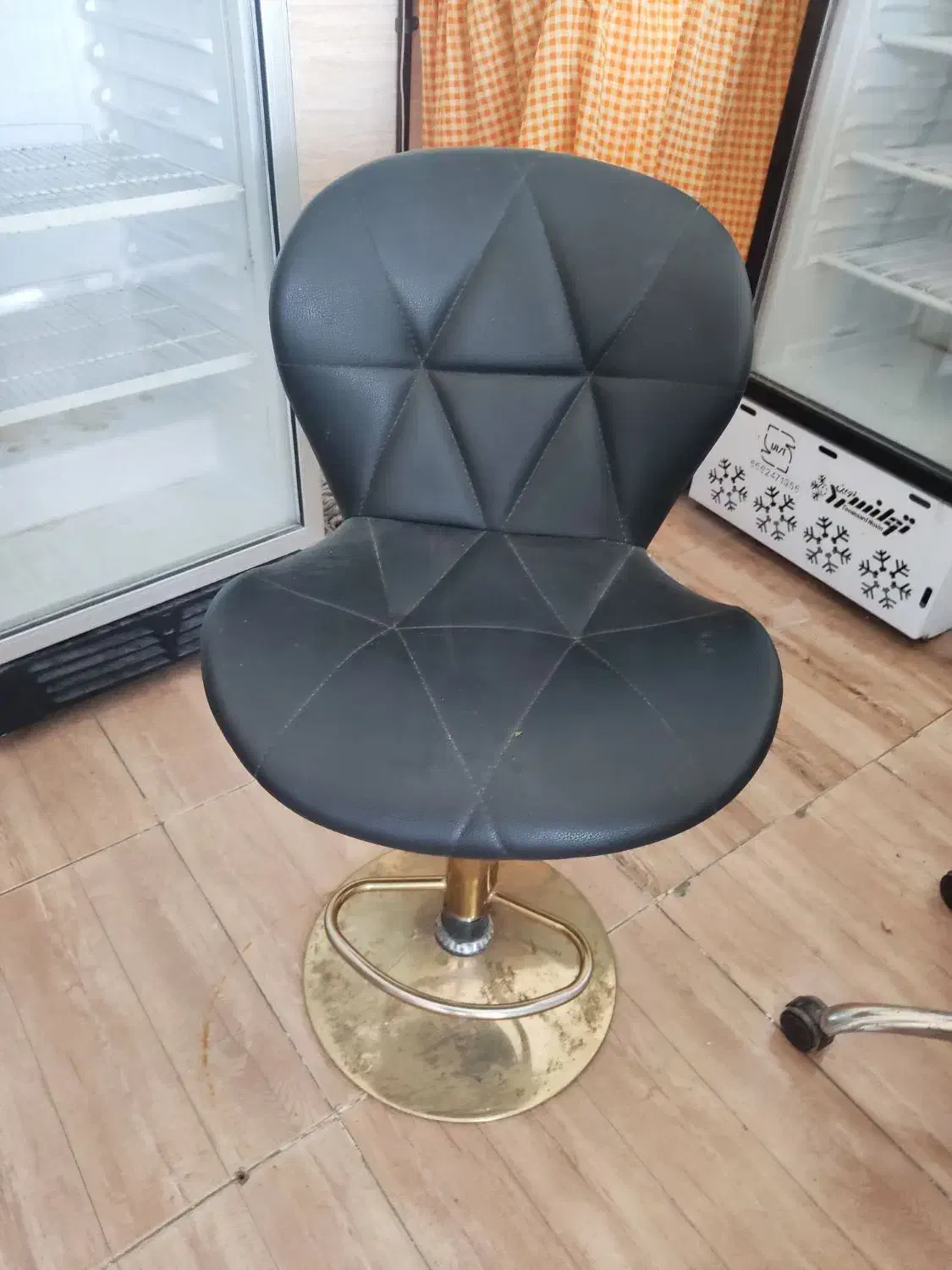 صندلی چرخ دار|صندلی و نیمکت|خورموج, |دیوار