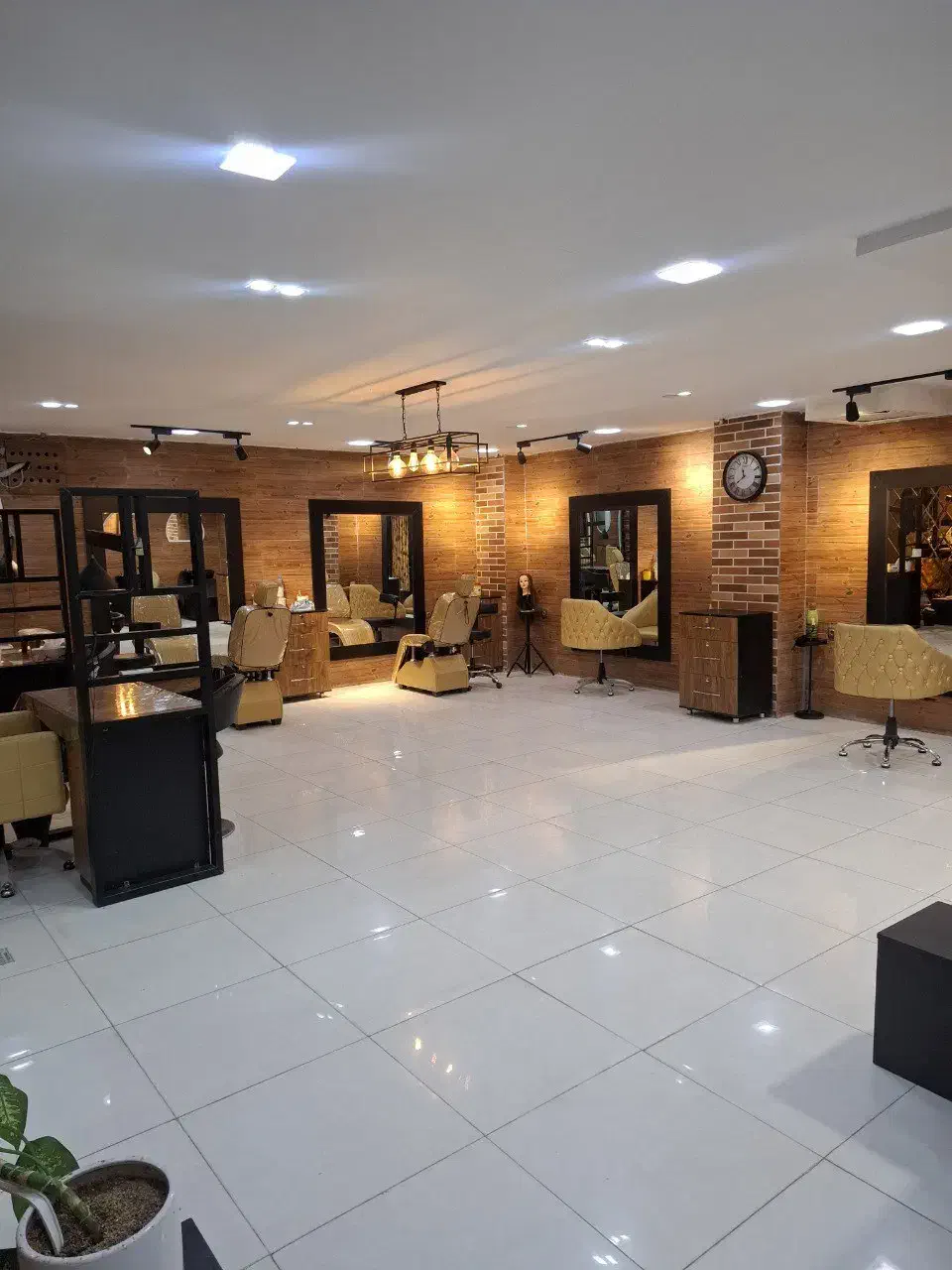 اجاره سالن زیبایی|اجارهٔ دفتر کار، اتاق اداری، مطب|سنندج, |دیوار