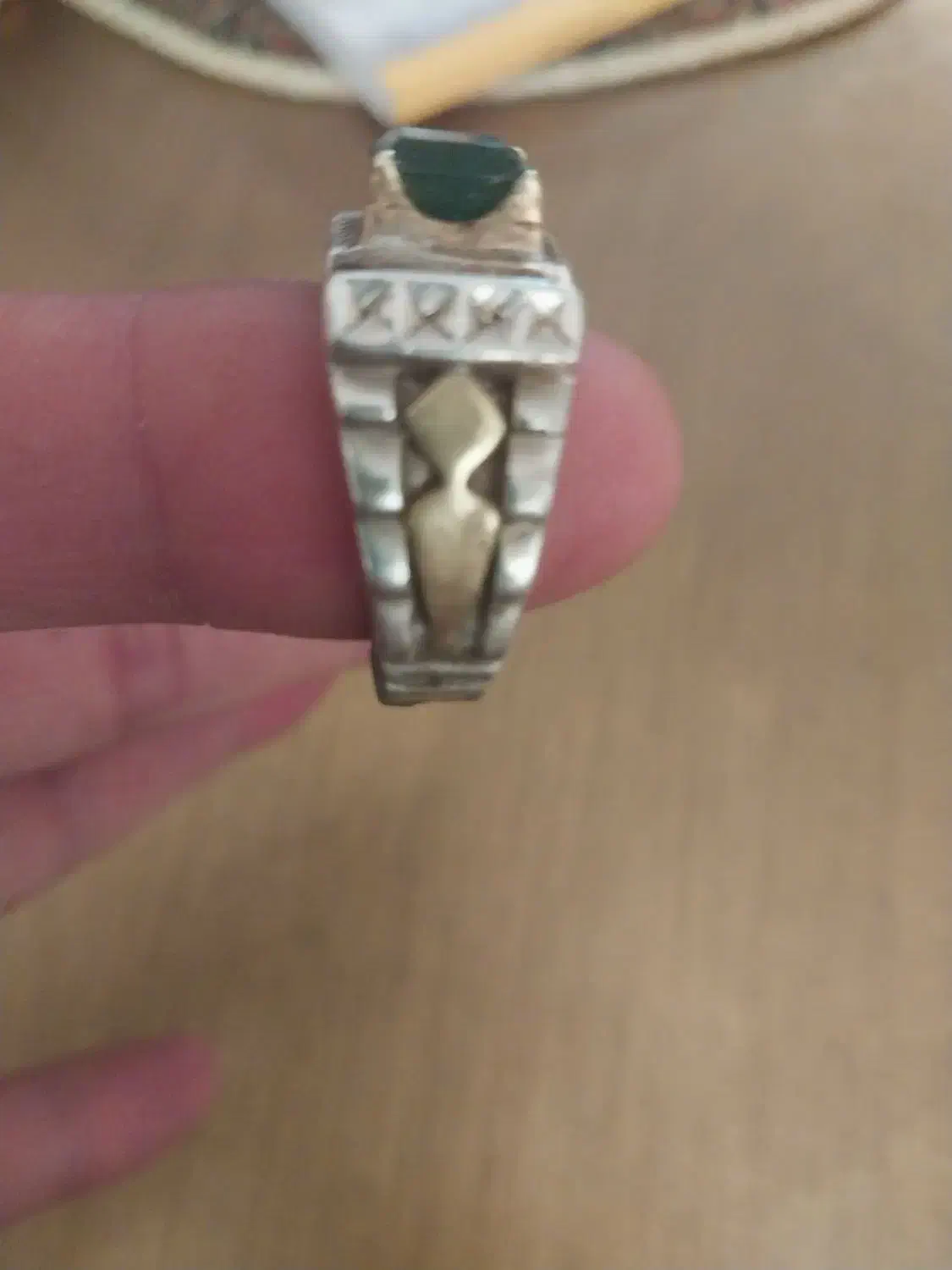 انگشترزمرد|جواهرات|قم, نیروگاه|دیوار