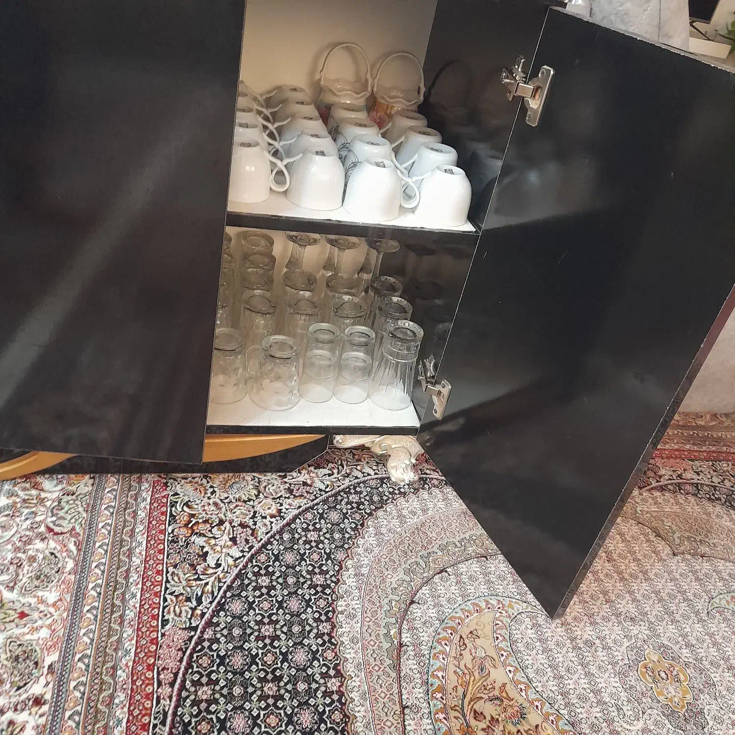 کنسول مشکی طلایی|بوفه، ویترین، کنسول|مراغه, |دیوار