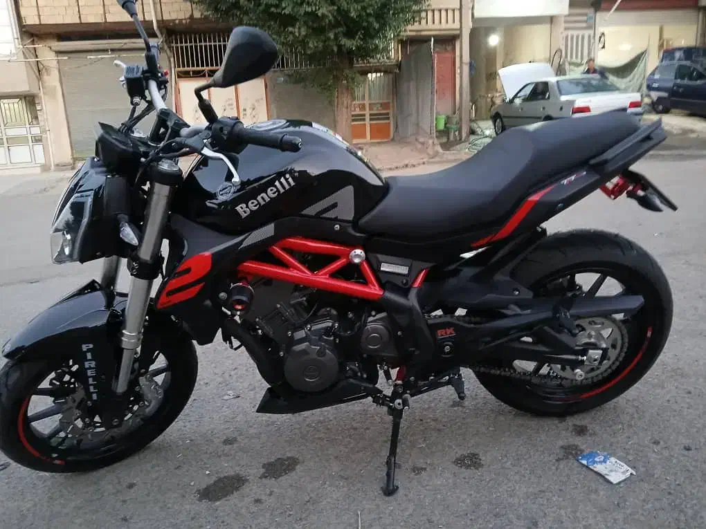 بنلی دوسیلندرمدل۴۰۲|موتورسیکلت|تاکستان, |دیوار