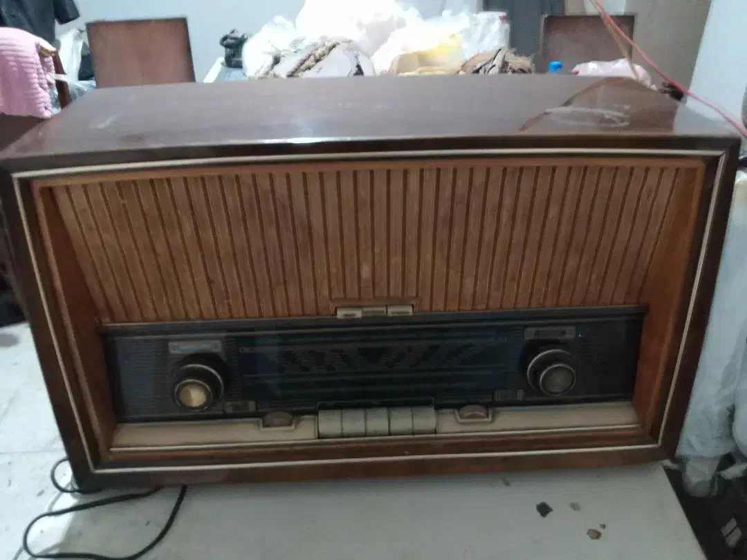 رادیو آلمانی قدیمی|کلکسیون اشیاء عتیقه|تهران, ایرانشهر|دیوار
