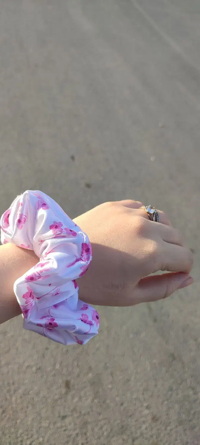 اسکرانچی و کلاه و برگ بالش ساتن|آرایشی، بهداشتی، درمانی|مریوان, |دیوار