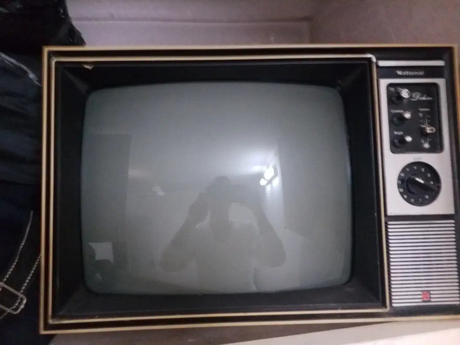 تلویزیون قدیمی عتیقه|تلویزیون و پروژکتور|گرگان, |دیوار