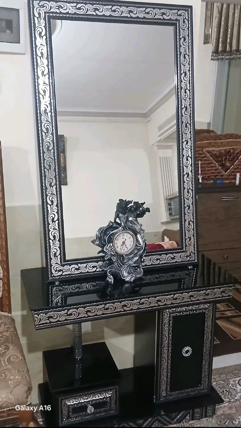 آیینه و میز|آینه|اقبالیه, |دیوار