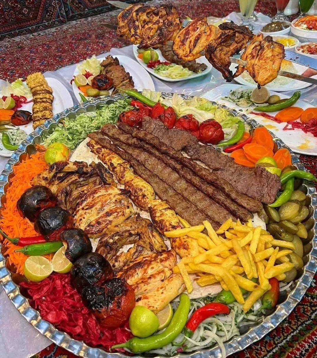 جذب نیروی جوان آقا برای کافه و رستوران در تهران|استخدام خدمات فروشگاه و رستوران|تبریز, |دیوار