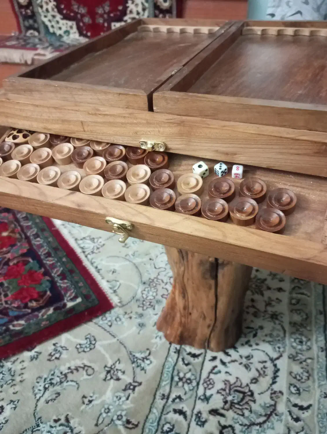 تخت نرد و میز مزه|مبلمان خانگی و میز عسلی|همدان, |دیوار