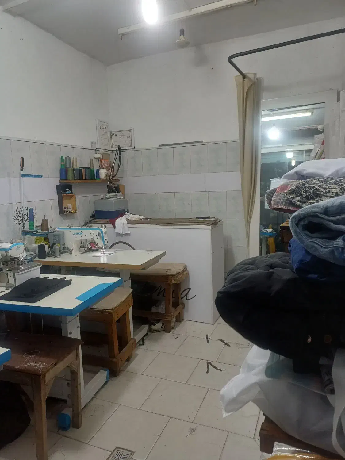 اجاره/مغازه/۱۲متری بر خیابان اصلی|اجارهٔ مغازه و غرفه|رشت, جماران|دیوار