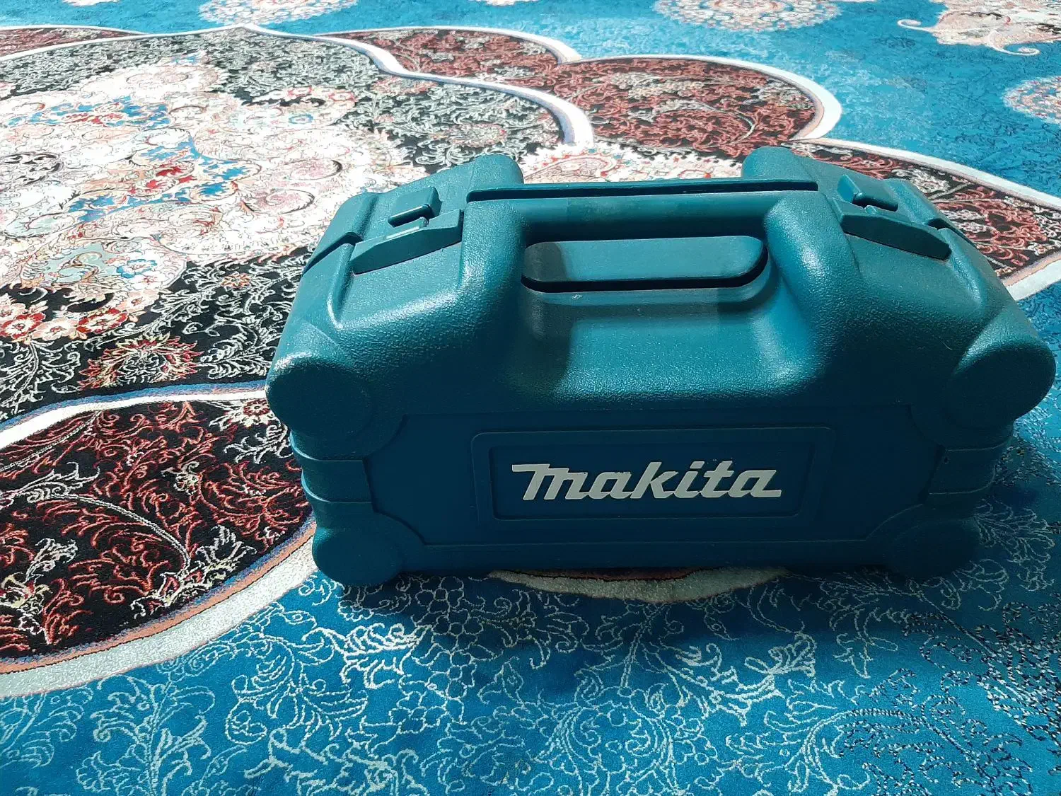 دلر شارژی ماکیتا|ماشین‌آلات صنعتی|رشت, پیرکلاچای|دیوار