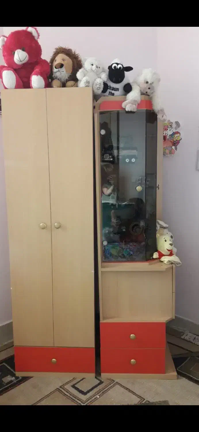 کمد بچه|تخت و سرویس خواب|شاهین‌شهر, شهرک هشت بهشت|دیوار