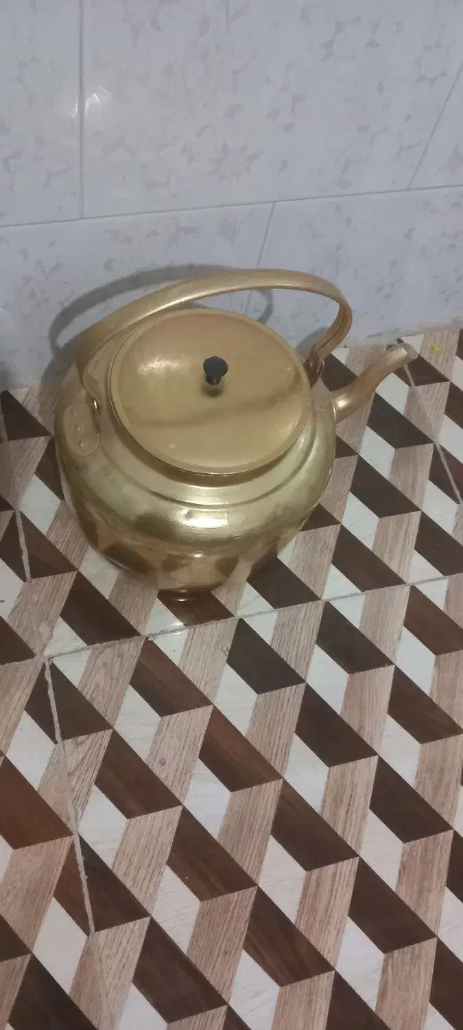 یکعددکتری بزرگ|قوری، کتری، قهوهساز دستی|سرپل ذهاب, |دیوار