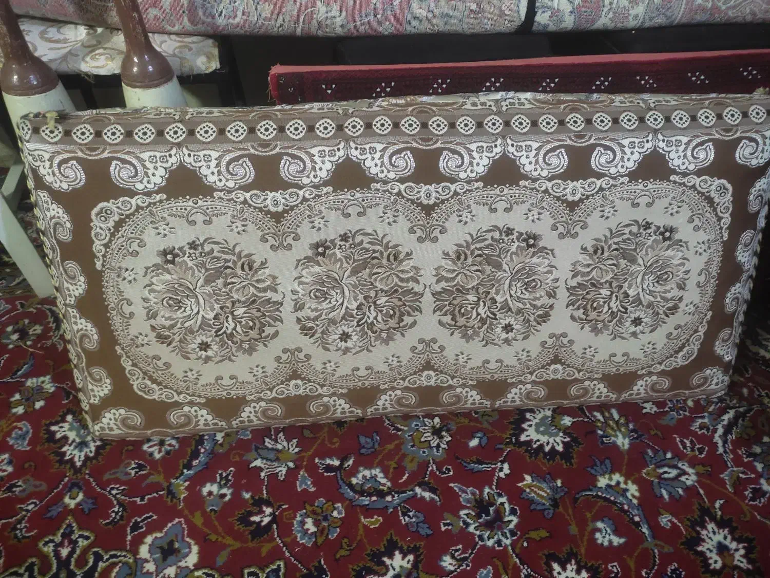 یک جفت پشتی دو رویه|پشتی|بروجرد, |دیوار