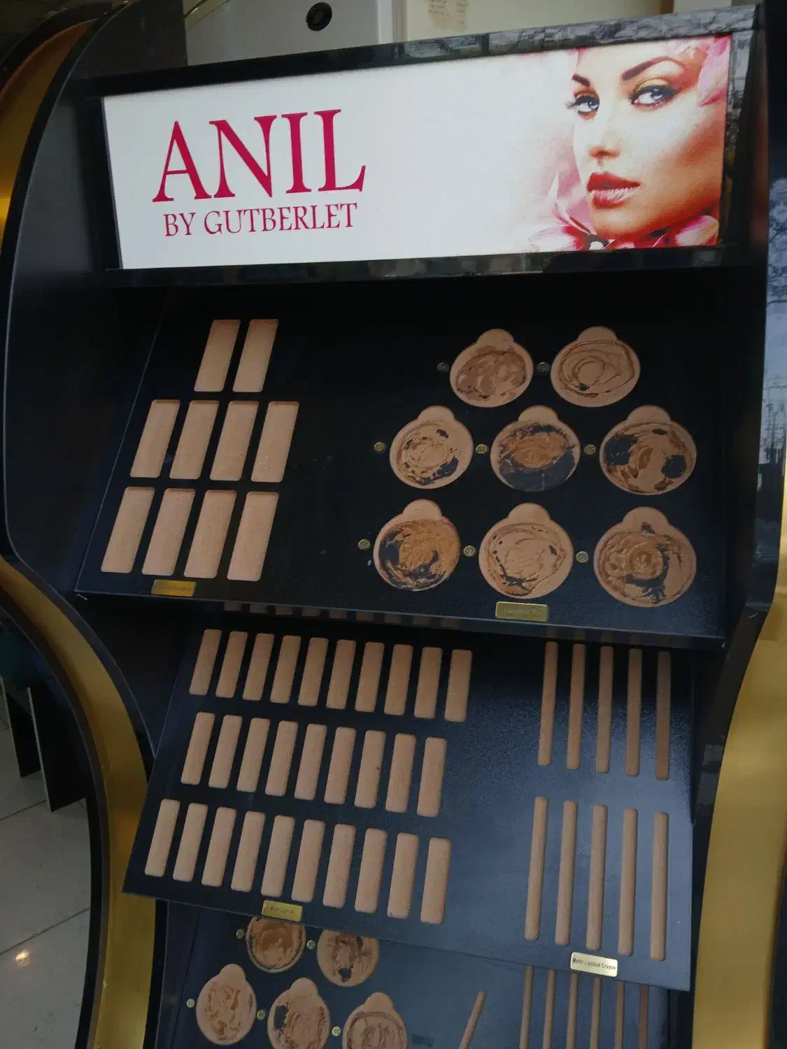 استند لوازم آرایش فروشگاه|آرایشی، بهداشتی، درمانی|فردیس, شهرک هفده شهریور|دیوار