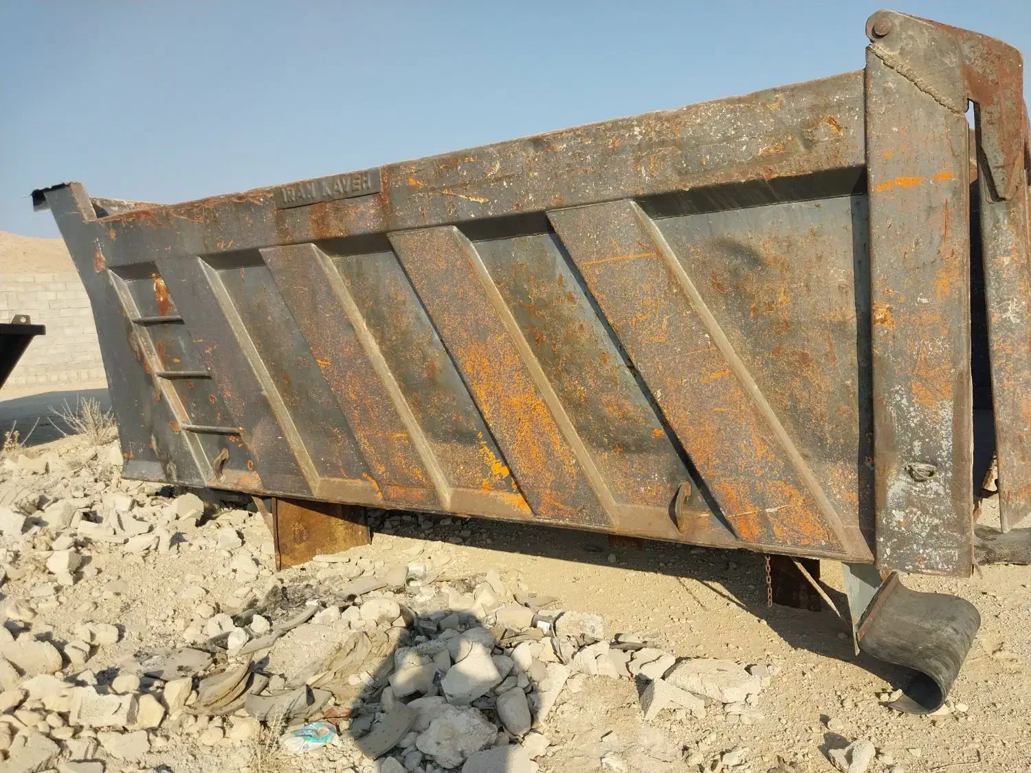 فروش اطاق کمپرسی دهچرخ ایویکو|خودرو سنگین|ایزدخواست, |دیوار