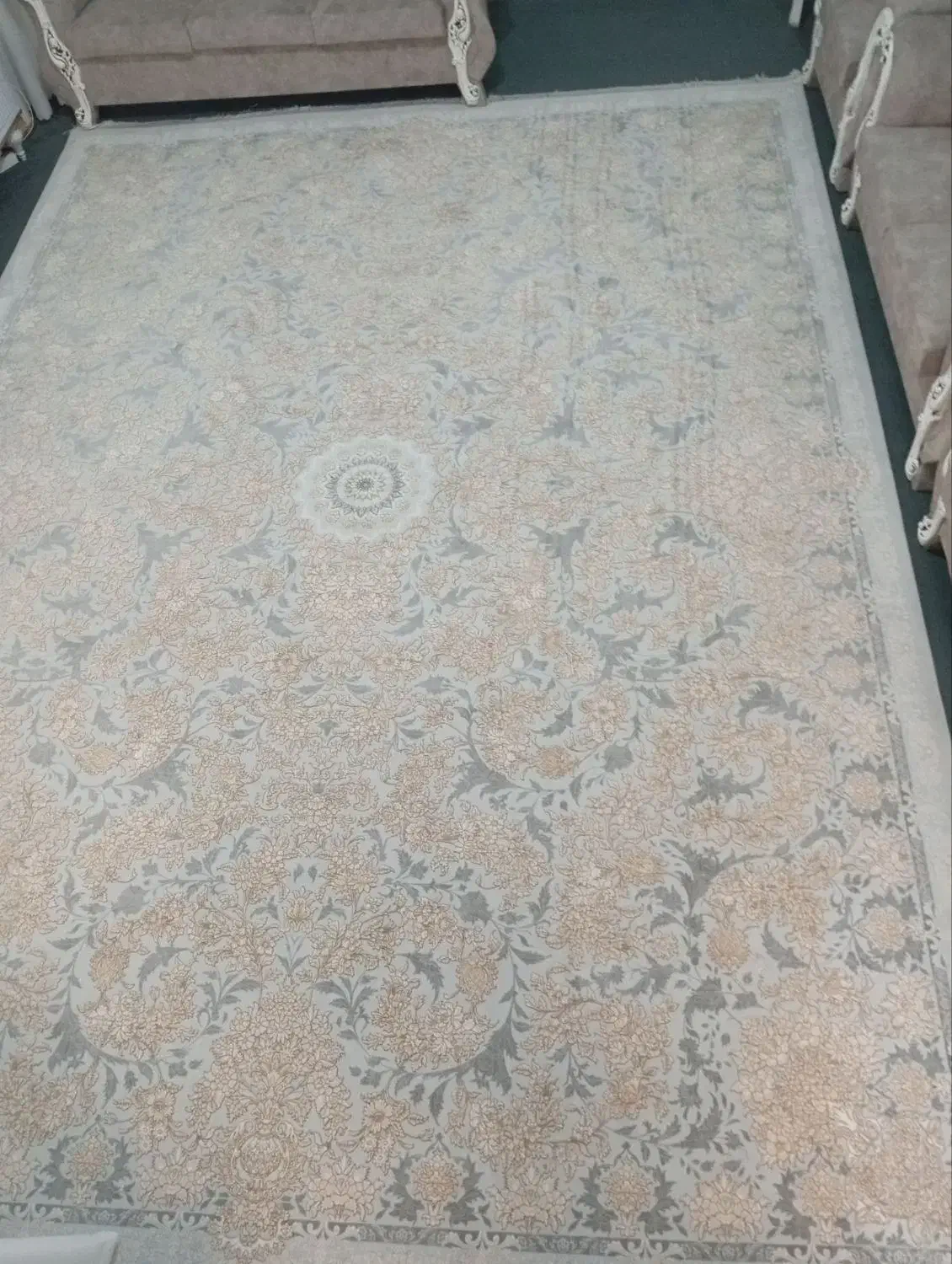 فرش ۱۲ متری گل برجسته نو نو استفاده نشده|فرش|الوند, |دیوار