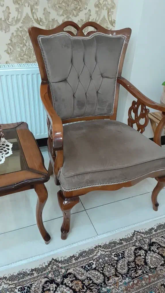 مبل ۷نفره مدل کلاسیک|مبلمان خانگی و میز عسلی|هشتگرد, فاز ۲ مهستان|دیوار