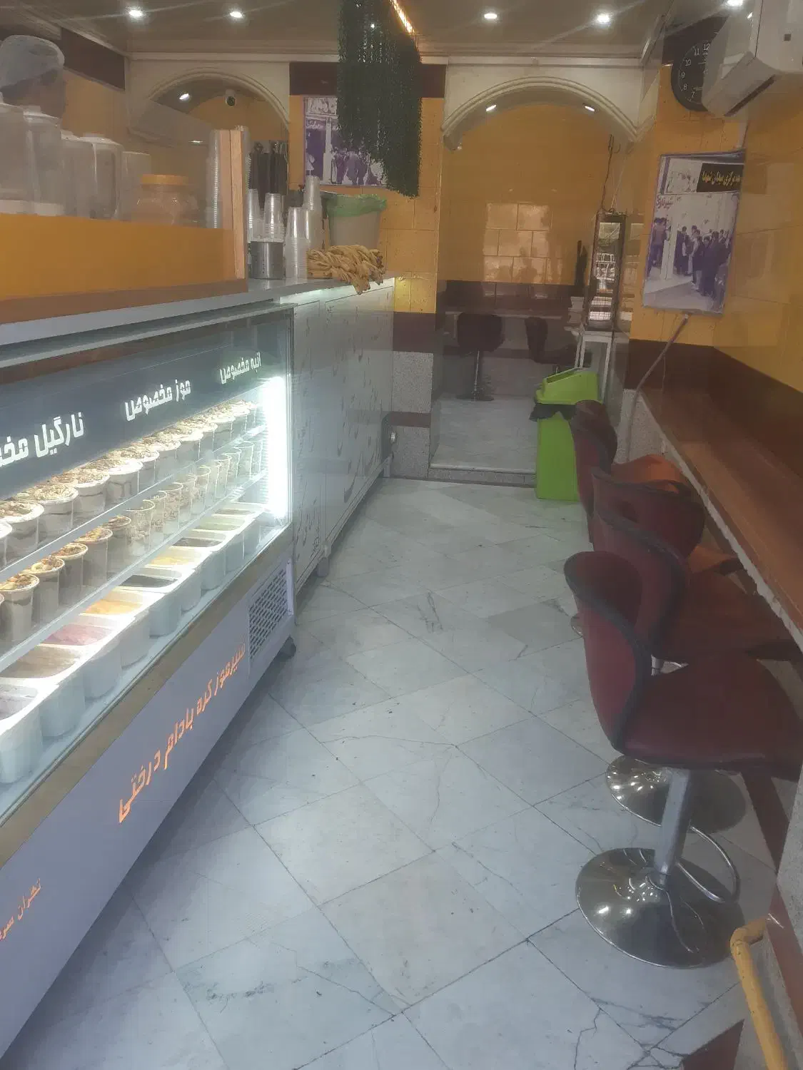 به یک نیروی ساده یا نیمه ماهر نیازمندیم|استخدام خدمات فروشگاه و رستوران|مشهد, سراب|دیوار