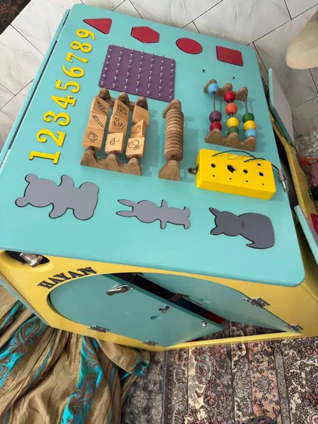 خانه بیزی برد|اسباب‌بازی بچه|بانه, |دیوار