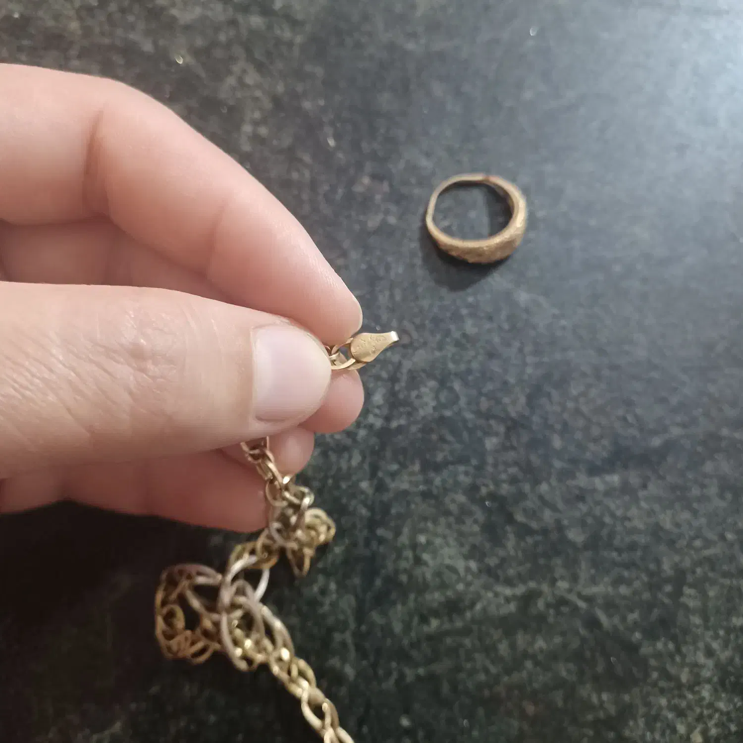 یه گردن بند خوشگل طلا ویه انگشتر طلا|جواهرات|بجنورد, |دیوار