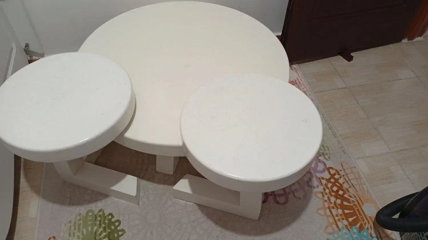 جلو مبلی و عسلی گرد|مبلمان خانگی و میز عسلی|رشت, شهرک شهید رجایی|دیوار