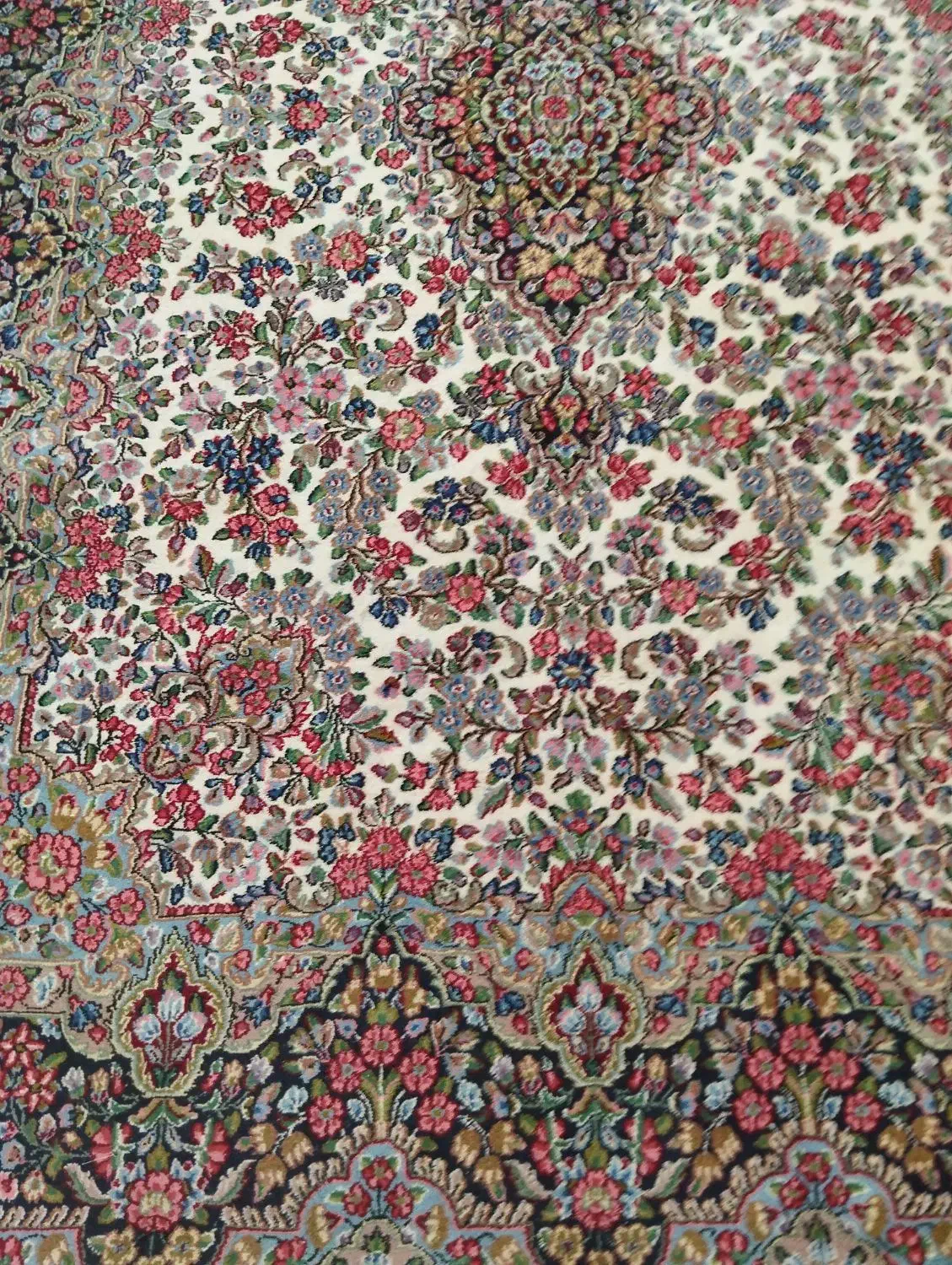 قالی دست بافت راوری|فرش|کرمان, |دیوار