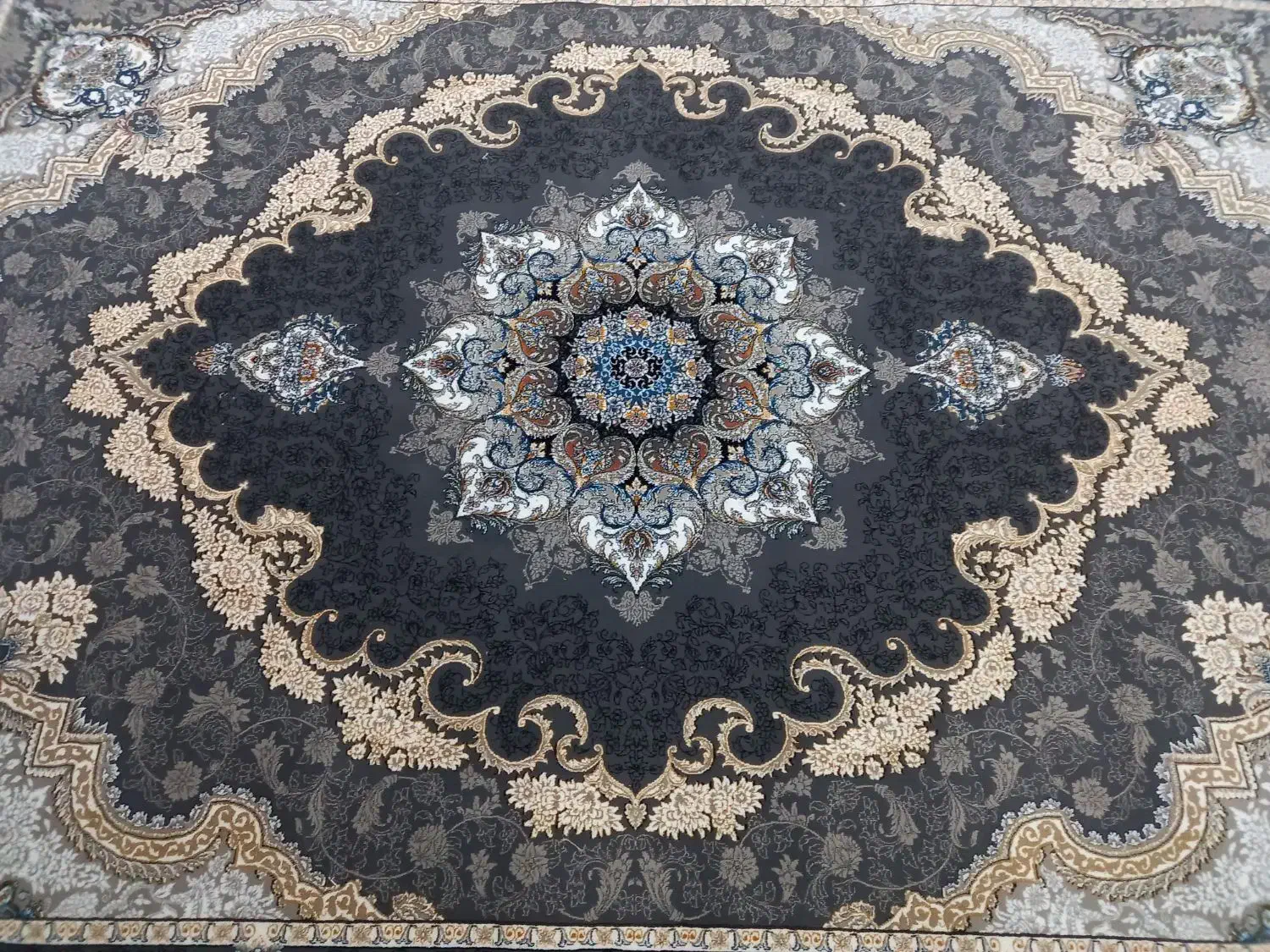 فرش ۷۰۰ طرح ۱۰۰۰ شانه|فرش|کرمانشاه, |دیوار