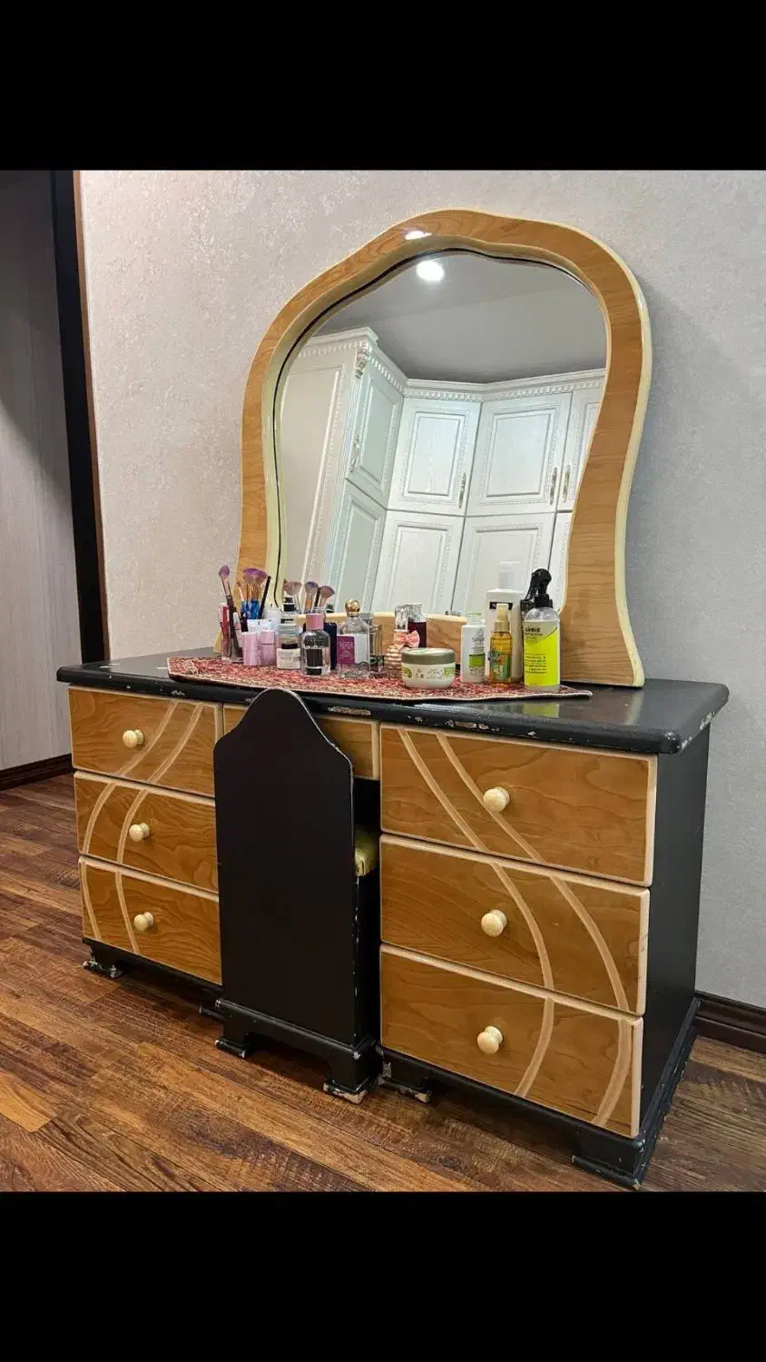 سرویس خواب|تخت و سرویس خواب|تهران, نیروی هوایی (پیروزی)|دیوار