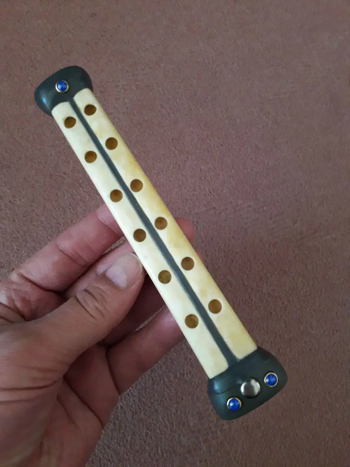 ساز دوزله استخوانی|سازهای بادی|کرمانشاه, |دیوار