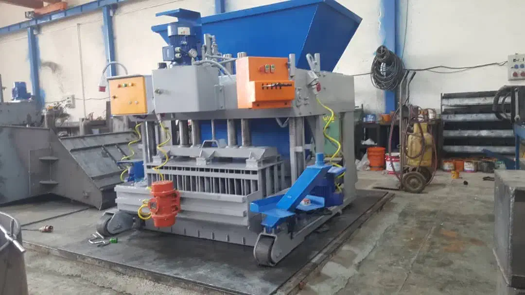 دارای پاکن هیدرولیک ویبره آلمانی بلوک زن فول اتوما|ماشینآلات صنعتی|مشهد, امیریه|دیوار