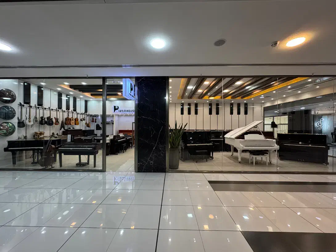 پیانو آکوستیک|پیانو، کیبورد، آکاردئون|شیراز, عفیف‌آباد|دیوار