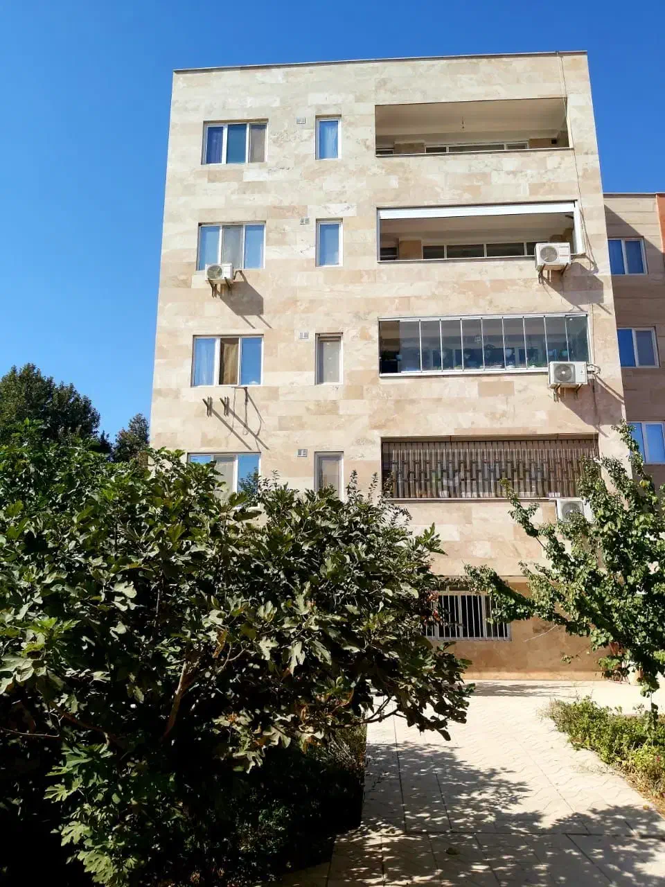 واحد ۱۵۷ متری خوش نقشه، سند تک برگ، بر خیابان اصلی|فروش آپارتمان|هشتگرد, هشتگرد قدیم|دیوار